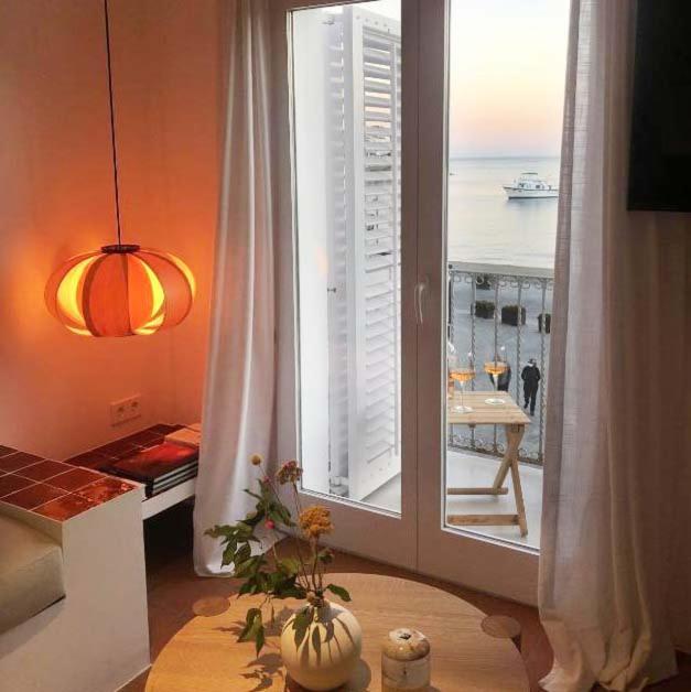 Beachfront Suite In Cadaques Center ภายนอก รูปภาพ